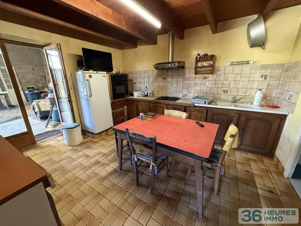 Maison a vendre aux encheres en ligne Saint-Fort-sur-Gironde 17240 Charente-Maritime 17 250 m2 8 pièces 145000 euros ASS-260907-095033 004
