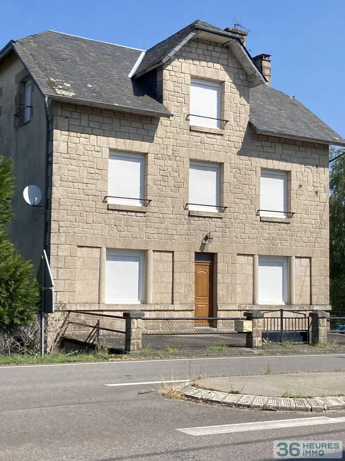 Maison a vendre aux encheres en ligne Montaignac-sur-Doustre 19300 Corrèze 19 195 m2 12 pièces 58550 euros 000170 002