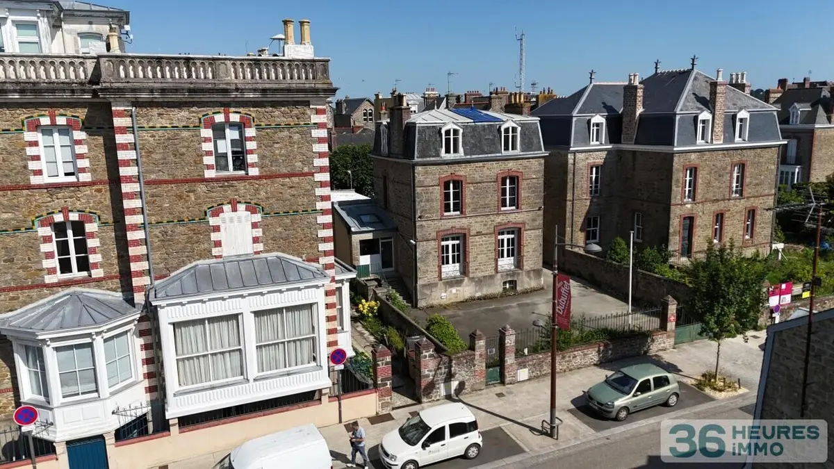 Maison a vendre aux encheres en ligne Dinard 35800 Ille-et-Vilaine 35 317 m2 9 pièces 1381500 euros Maison centre Dinard 002