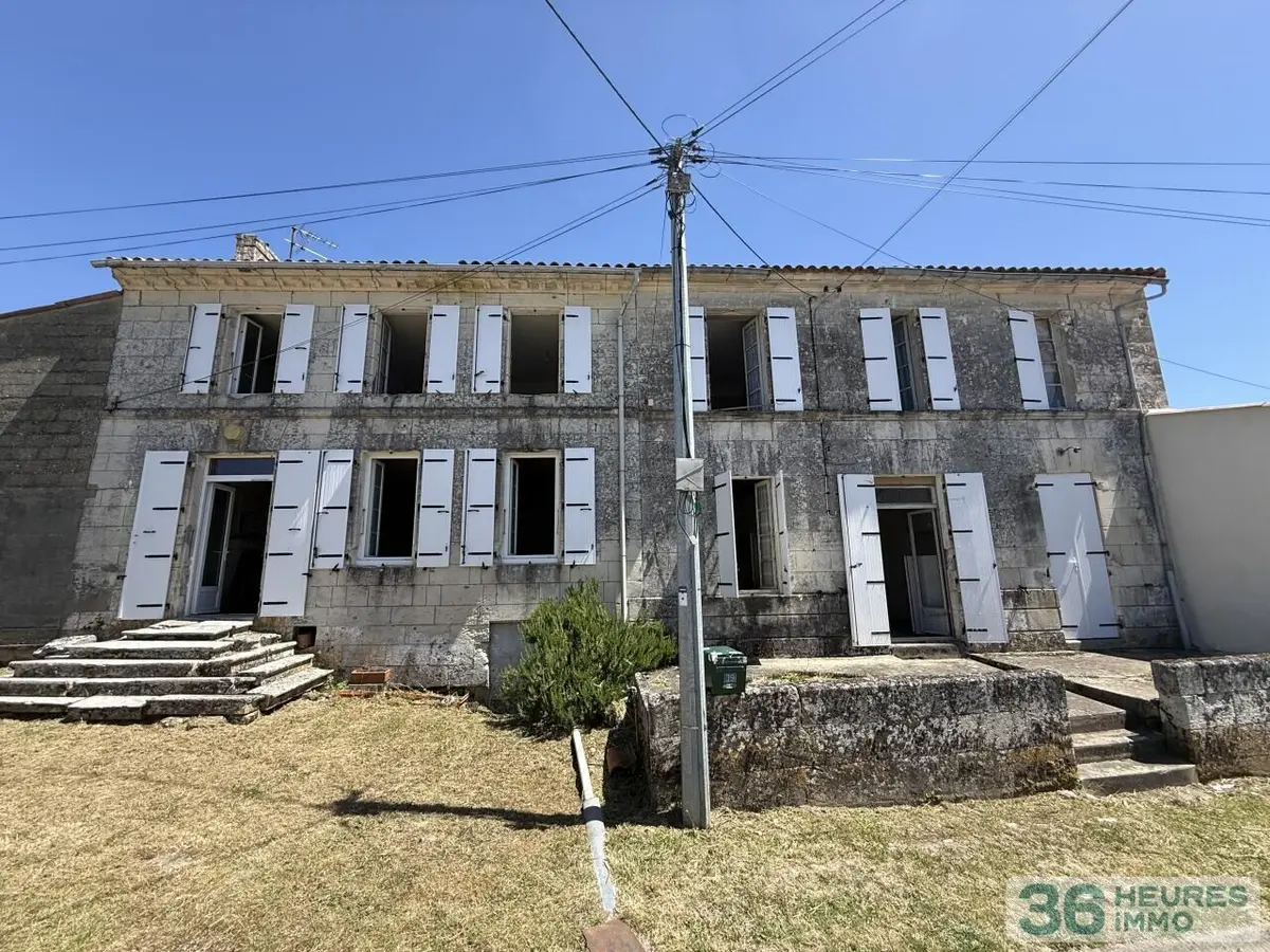 Maison a vendre aux encheres en ligne Saint-Fort-sur-Gironde 17240 Charente-Maritime 17 250 m2 8 pièces 145000 euros ASS-260907-095033 002