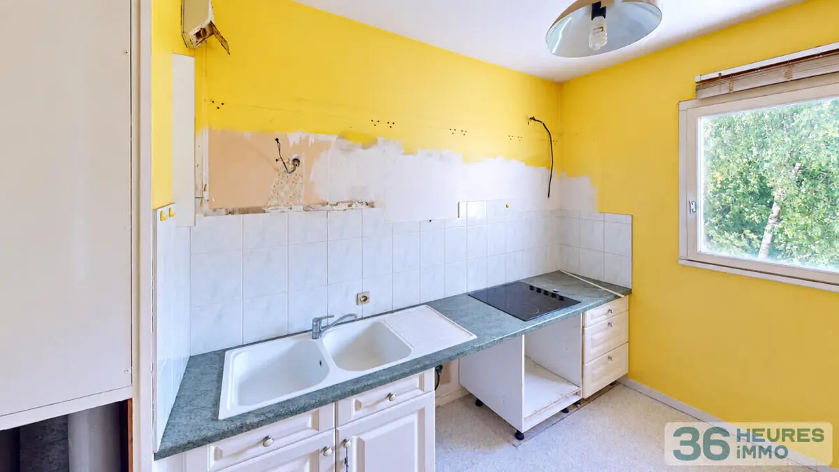 Appartement a vendre aux encheres en ligne Rennes 35200 Ille-et-Vilaine 35 68 m2 4 pièces 162440 euros CHEUVREUX RENNES 35 002