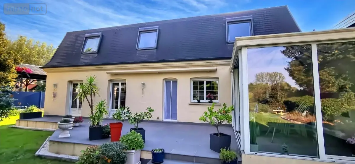 Maison 8 pièces 256 m² · à Vitry-en-Artois · 256 m² · 524 000 €