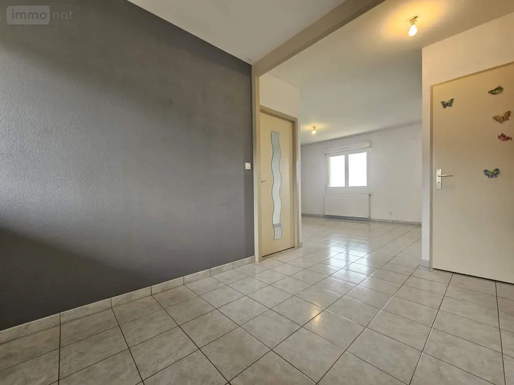 Location appartement Viré 71260 Saône-et-Loire 71 42 m2 2 pièces 400 euros 008/2328 003