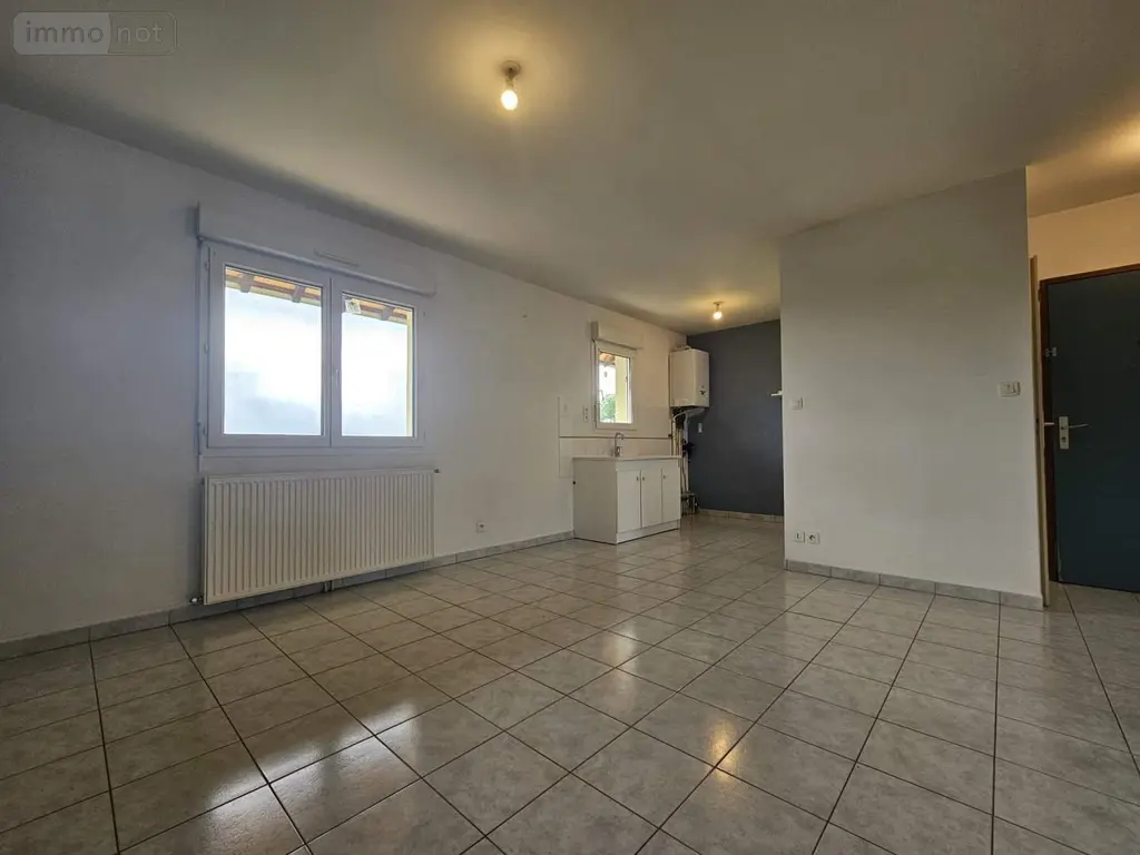 Location appartement Viré 71260 Saône-et-Loire 71 42 m2 2 pièces 400 euros 008/2328 004