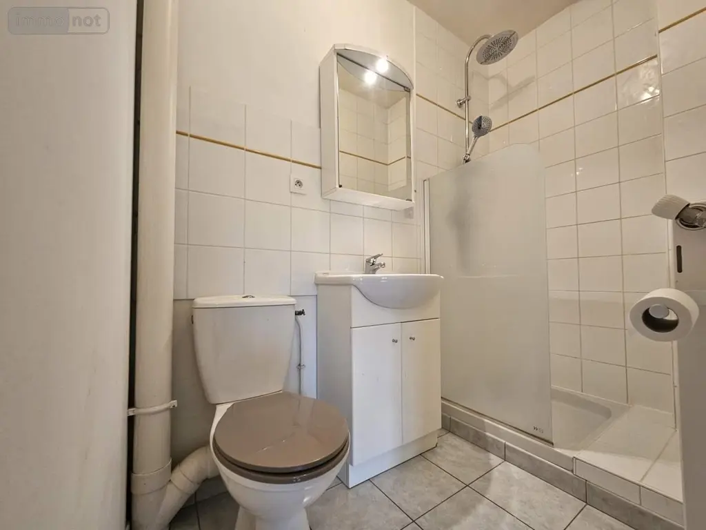 Location appartement Viré 71260 Saône-et-Loire 71 42 m2 2 pièces 400 euros 008/2328 005