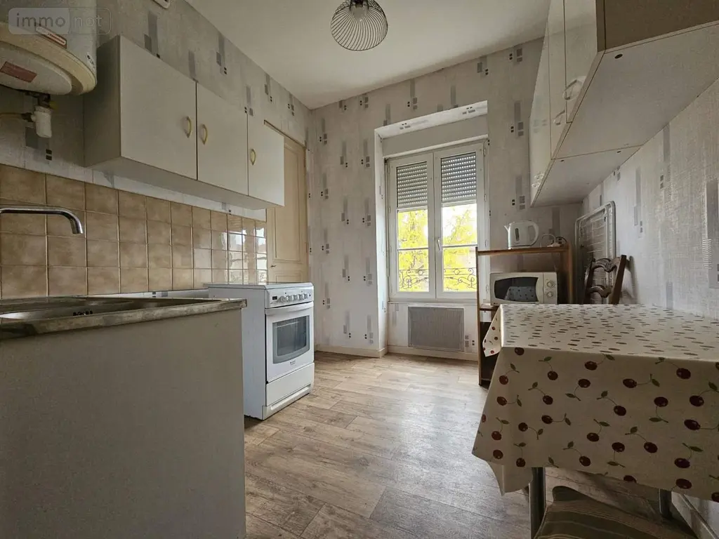 Location appartement Mâcon 71000 Saône-et-Loire 71 29 m2 1 pièce 430 euros 008/2341 003