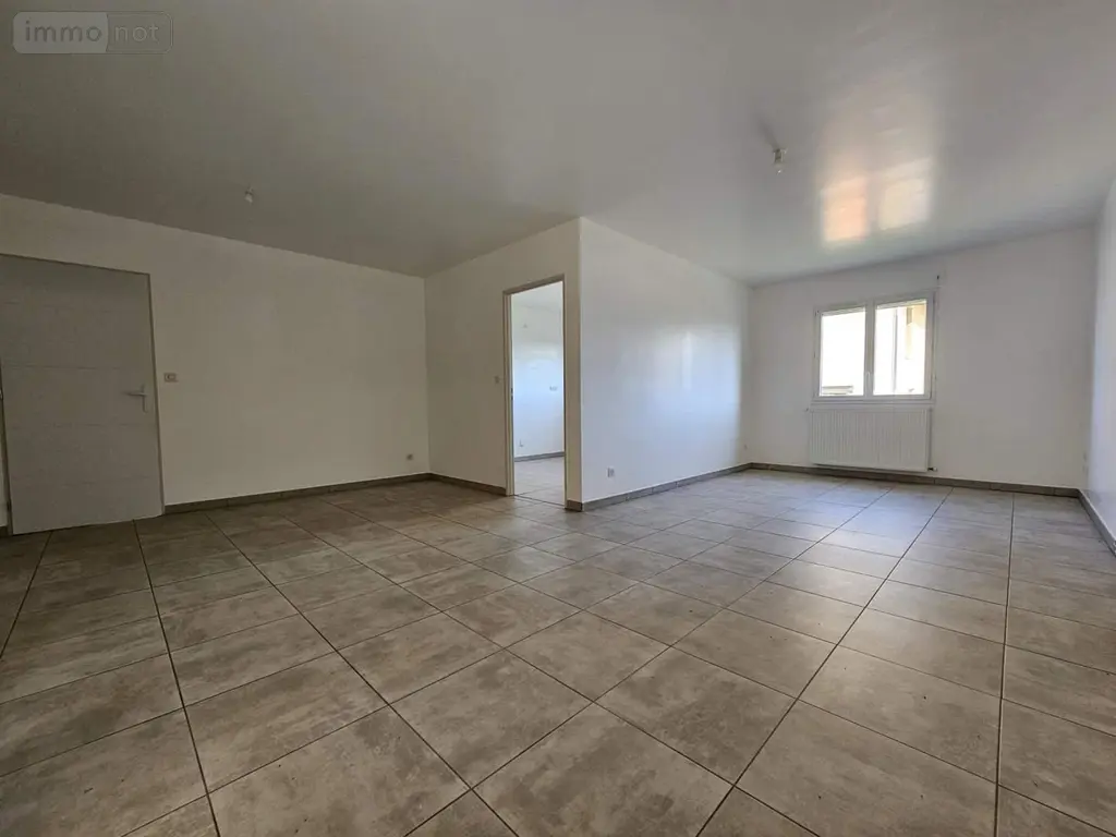 Location appartement Sancé 71000 Saône-et-Loire 71 84 m2 3 pièces 800 euros 008/2347 007