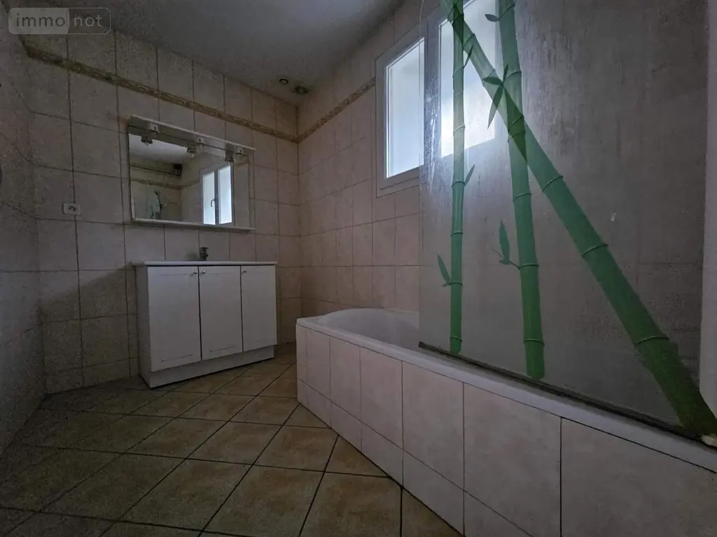 Location appartement Pont-de-Veyle 01290 Ain 01 84 m2 3 pièces 750 euros 008/2376 002