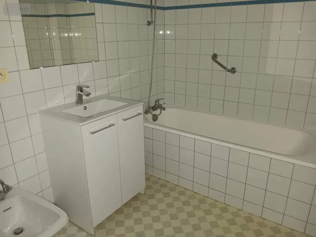Maison a vendre Saintes 17100 Charente-Maritime 17 500 m2 22 pièces 415000 euros 021/2026 012