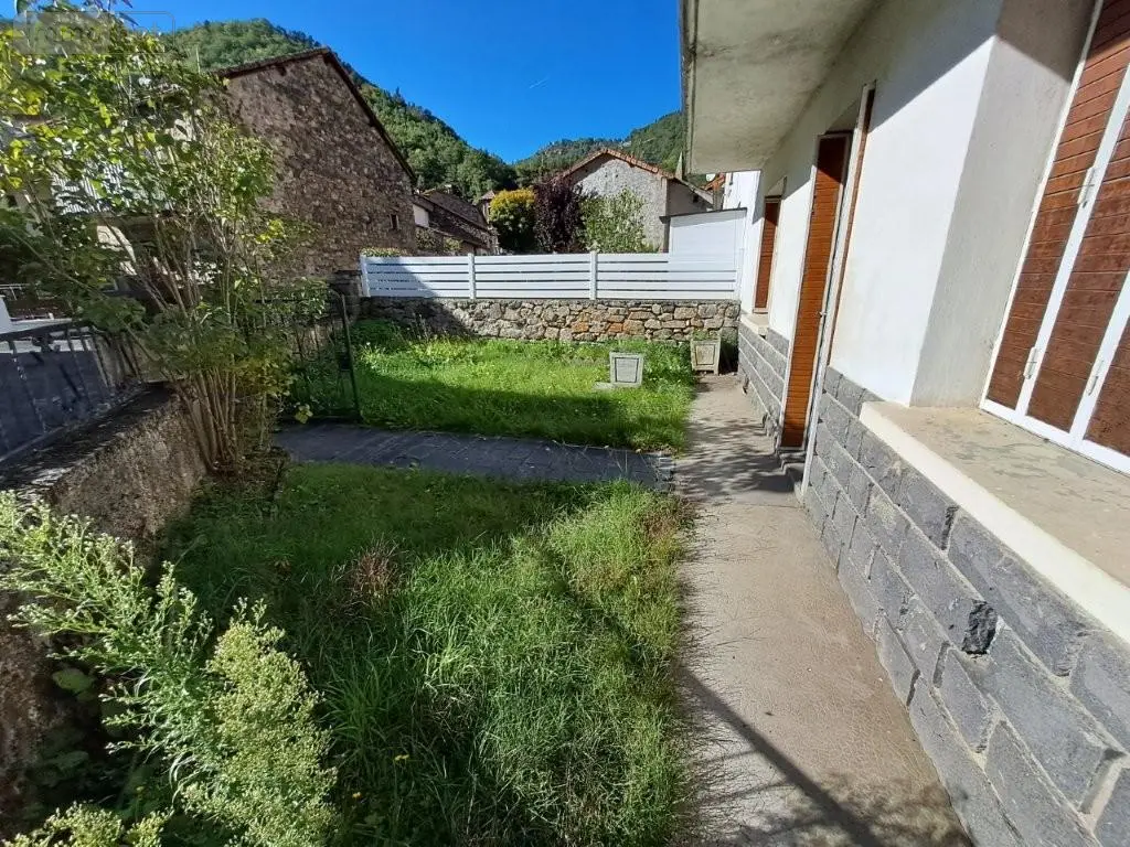 Maison a vendre Ferrières-Saint-Mary 15170 Cantal 15 101 m2 6 pièces 68900 euros 044/1066 013