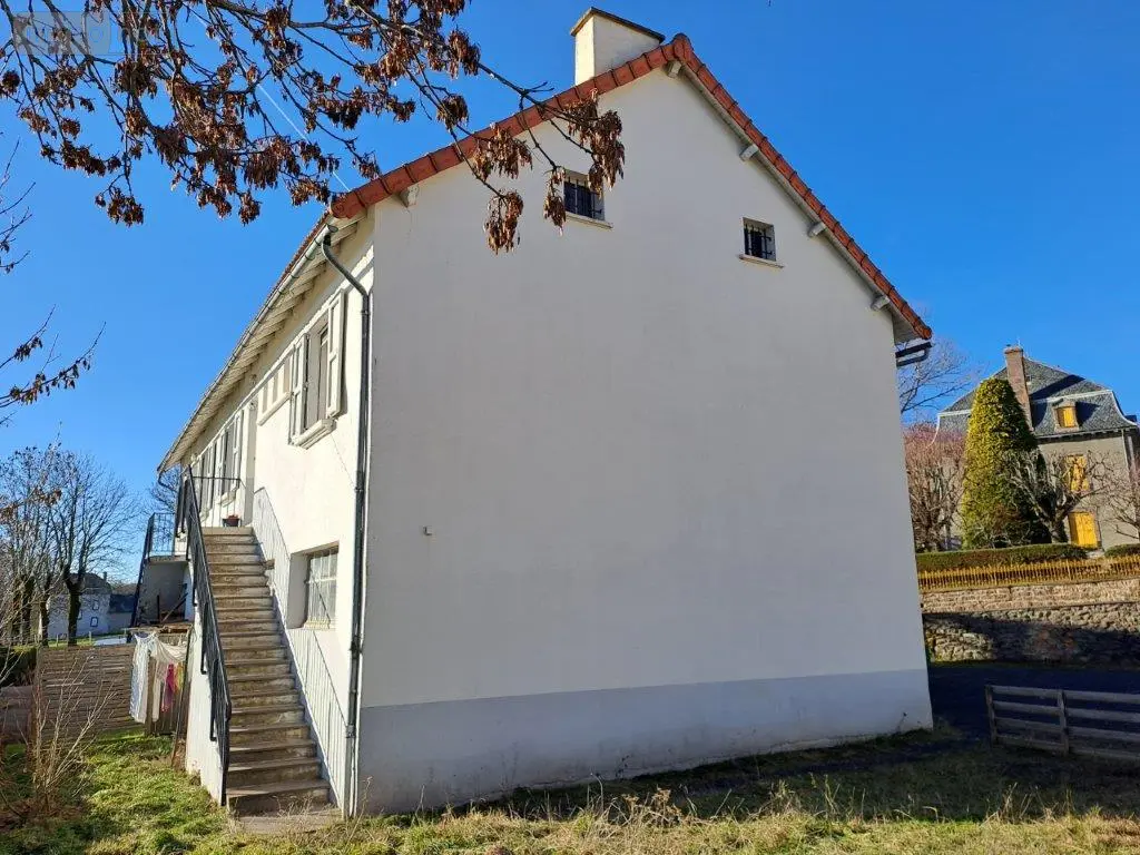 Immeuble de rapport a vendre Paulhac 15430 Cantal 15 113 m2 6 pièces 96000 euros 044/1081 004