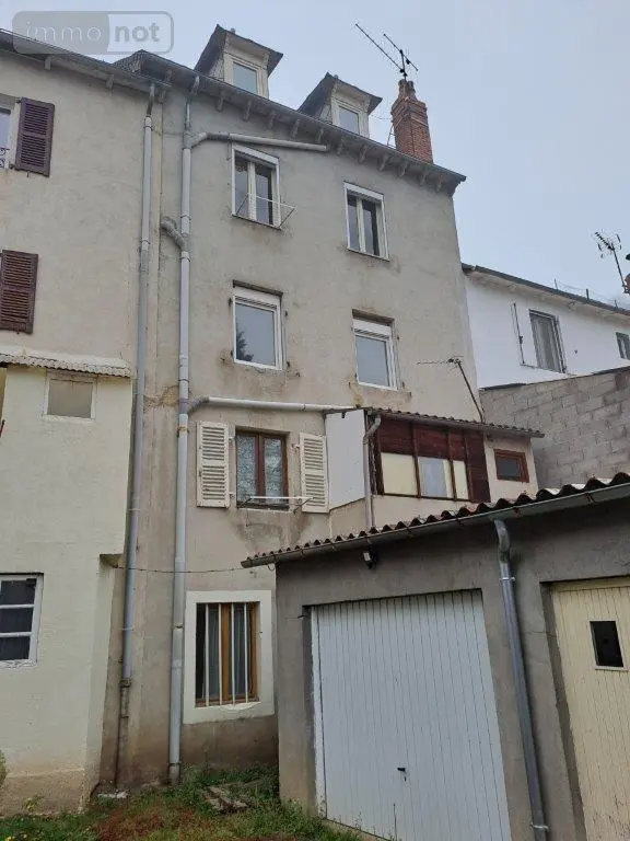 Immeuble de rapport a vendre Saint-Georges 15100 Cantal 15 161 m2 11 pièces 59360 euros 044/1095 002
