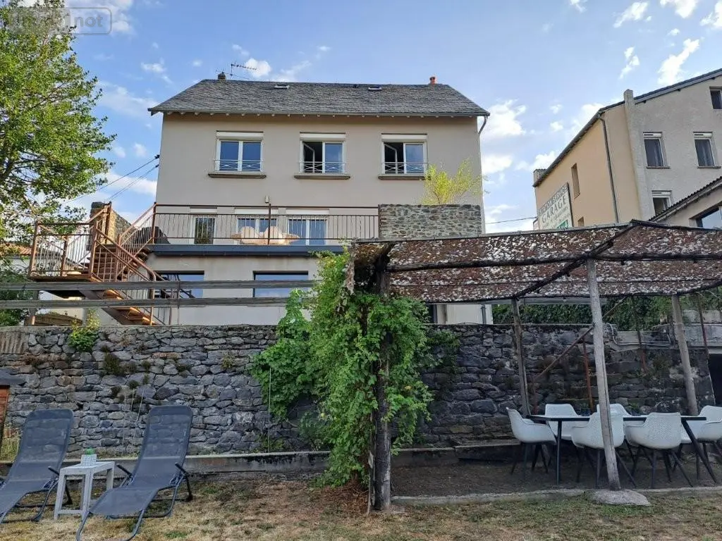 Maison a vendre Saint-Flour 15100 Cantal 15 321 m2 8 pièces 499000 euros 044/1114 003