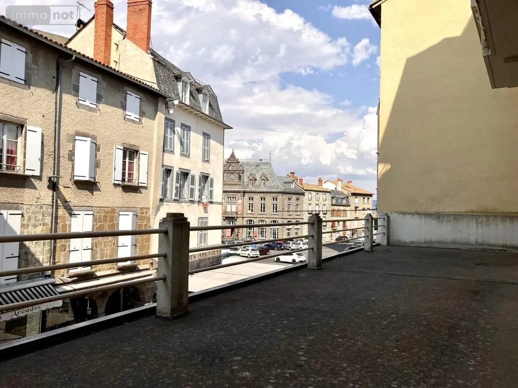 Immeuble de rapport a vendre Saint-Flour 15100 Cantal 15 373 m2 14 pièces 477000 euros 044/1134 011