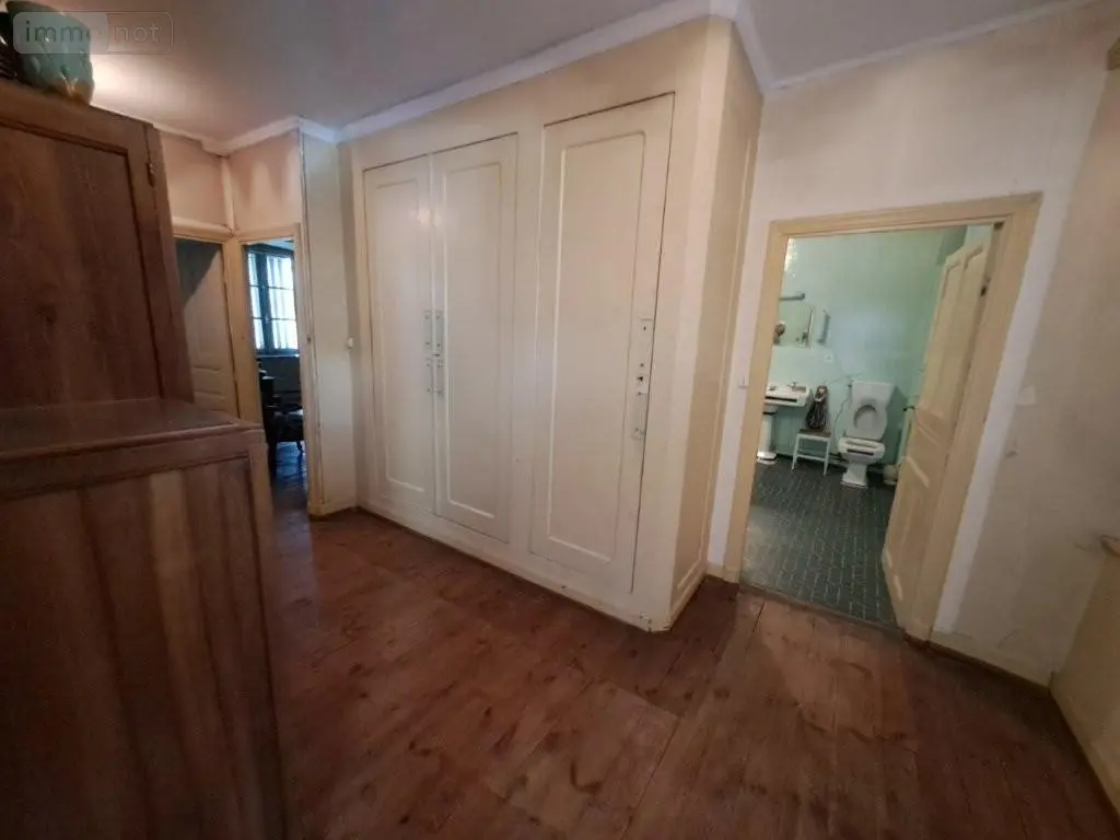 Immeuble de rapport a vendre Saint-Flour 15100 Cantal 15 261 m2 147340 euros 044/1153 016
