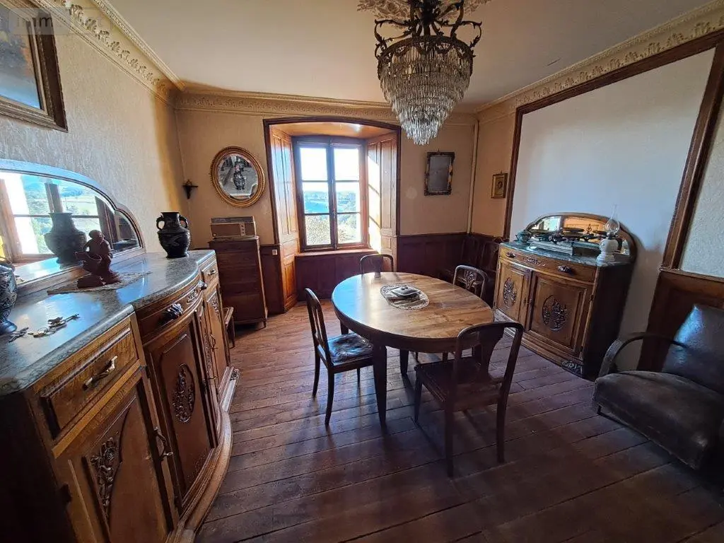 Immeuble de rapport a vendre Saint-Flour 15100 Cantal 15 261 m2 147340 euros 044/1153 002
