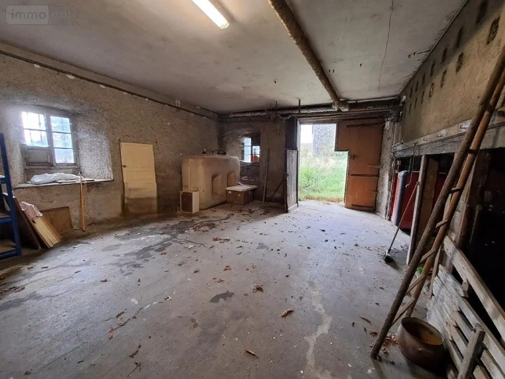 Immeuble de rapport a vendre Saint-Flour 15100 Cantal 15 261 m2 147340 euros 044/1153 022