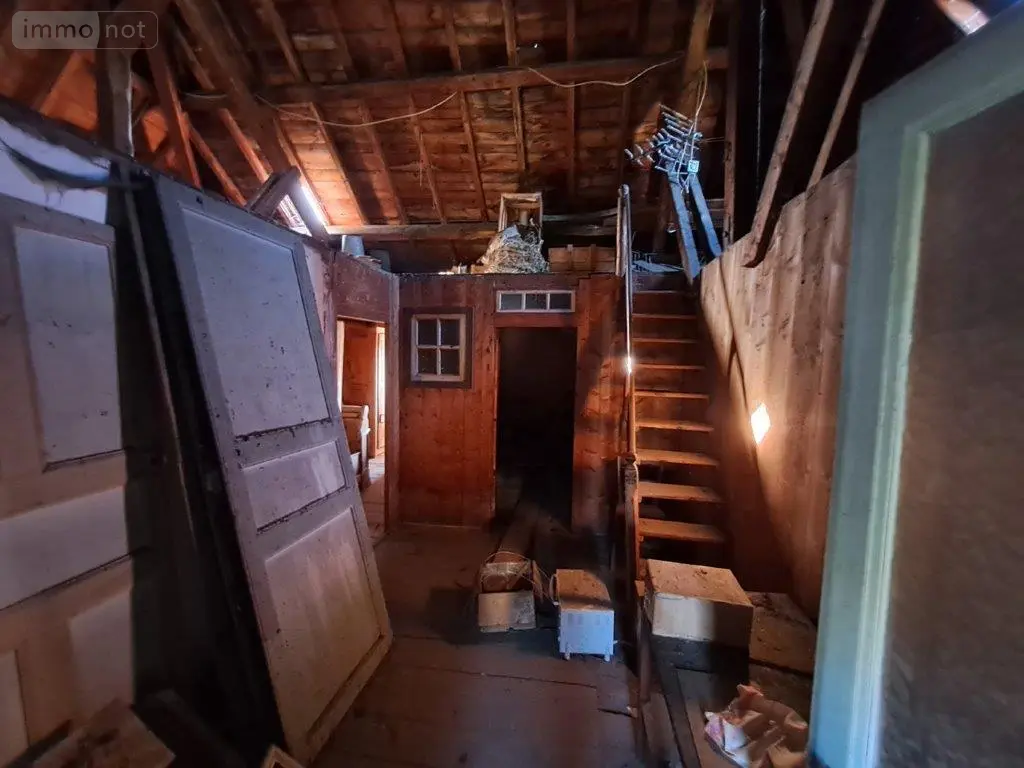 Immeuble de rapport a vendre Saint-Flour 15100 Cantal 15 261 m2 147340 euros 044/1153 005