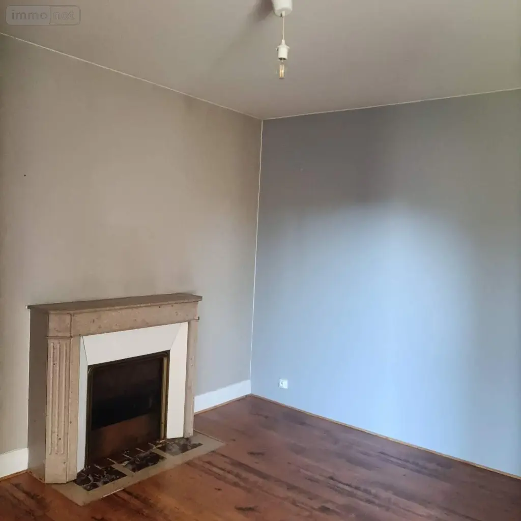 Immeuble de rapport a vendre Condat 15190 Cantal 15 173 m2 11 pièces 59900 euros 044/1236 010