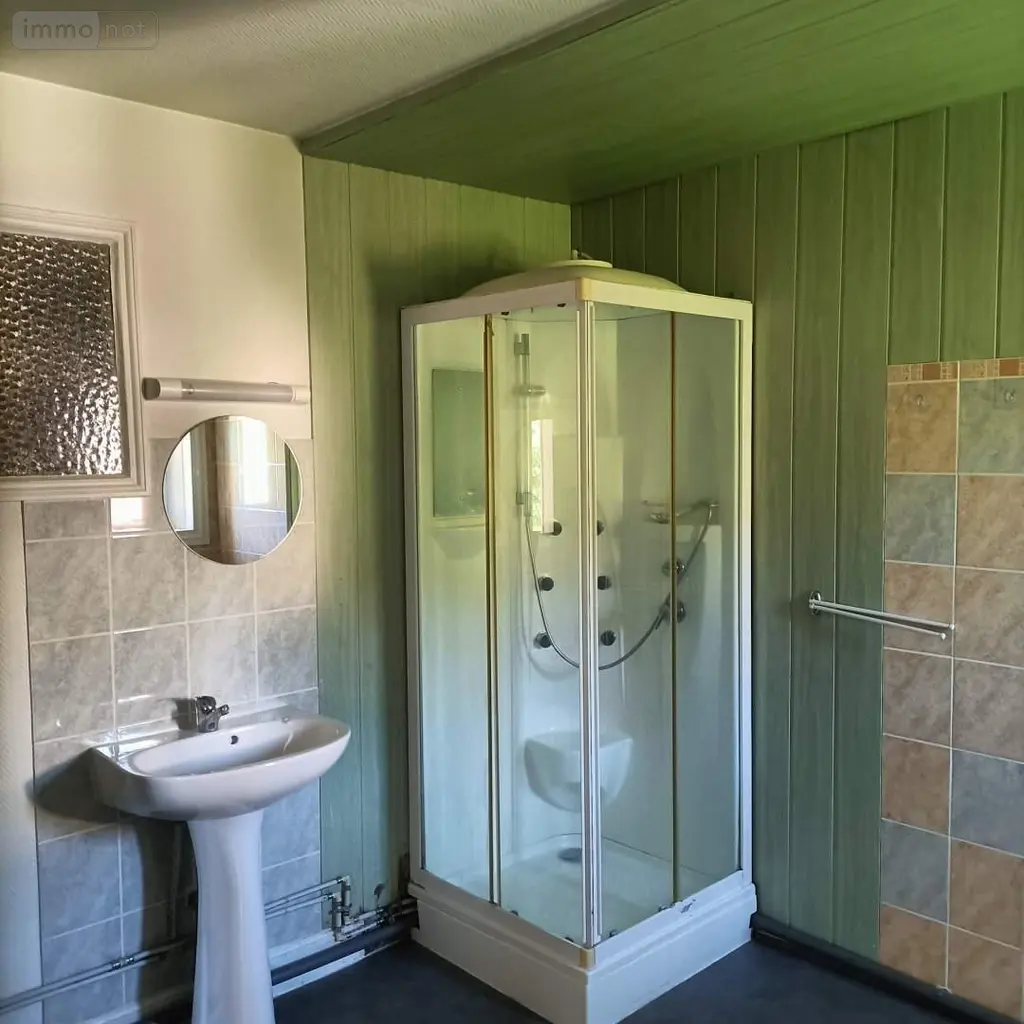 Immeuble de rapport a vendre Condat 15190 Cantal 15 173 m2 11 pièces 59900 euros 044/1236 012
