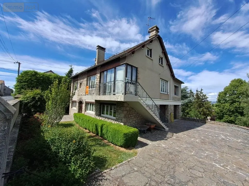Maison a vendre Saint-Flour 15100 Cantal 15 189 m2 8 pièces 292800 euros 044/1246 003