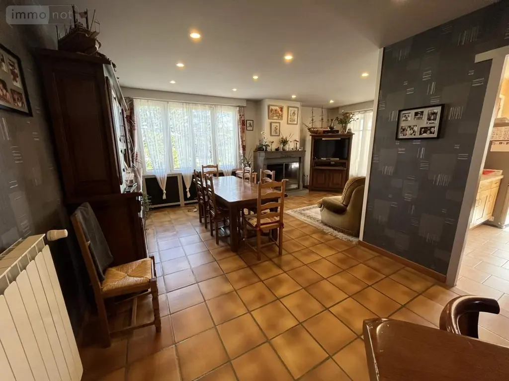 Maison a vendre Saint-Flour 15100 Cantal 15 189 m2 8 pièces 292800 euros 044/1246 008