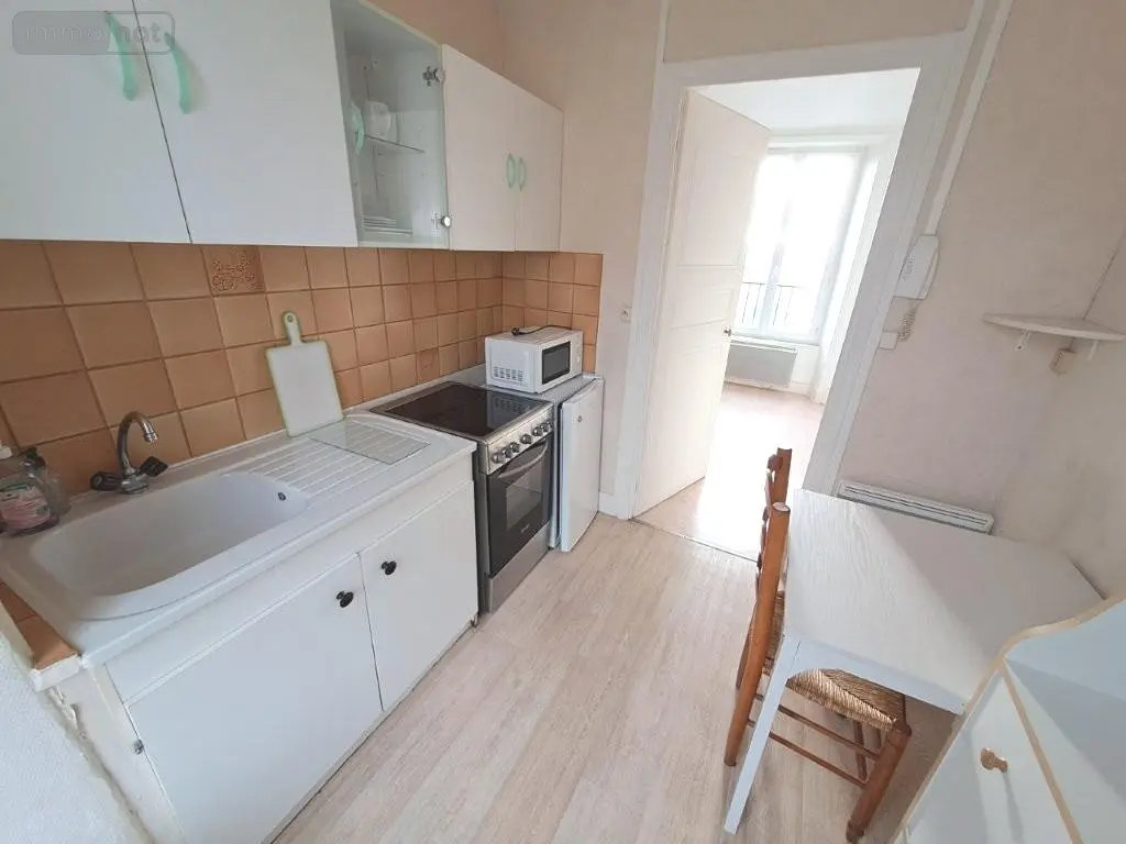 Immeuble de rapport a vendre Saint-Flour 15100 Cantal 15 190 m2 11 pièces 371000 euros 044/1247 016