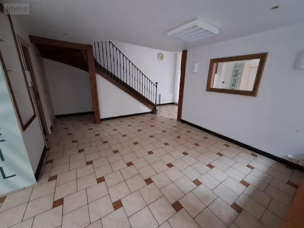 Fonds et murs commerciaux a vendre Saint-Flour 15100 Cantal 15 157 m2 4 pièces 85000 euros 044/1253 002