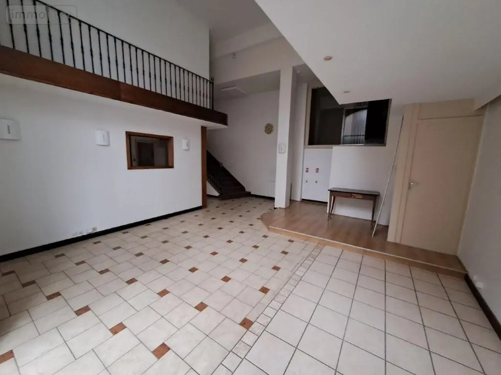 Fonds et murs commerciaux a vendre Saint-Flour 15100 Cantal 15 157 m2 4 pièces 85000 euros 044/1253 003