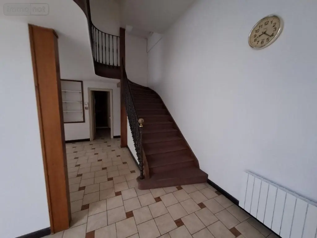 Fonds et murs commerciaux a vendre Saint-Flour 15100 Cantal 15 157 m2 4 pièces 85000 euros 044/1253 004