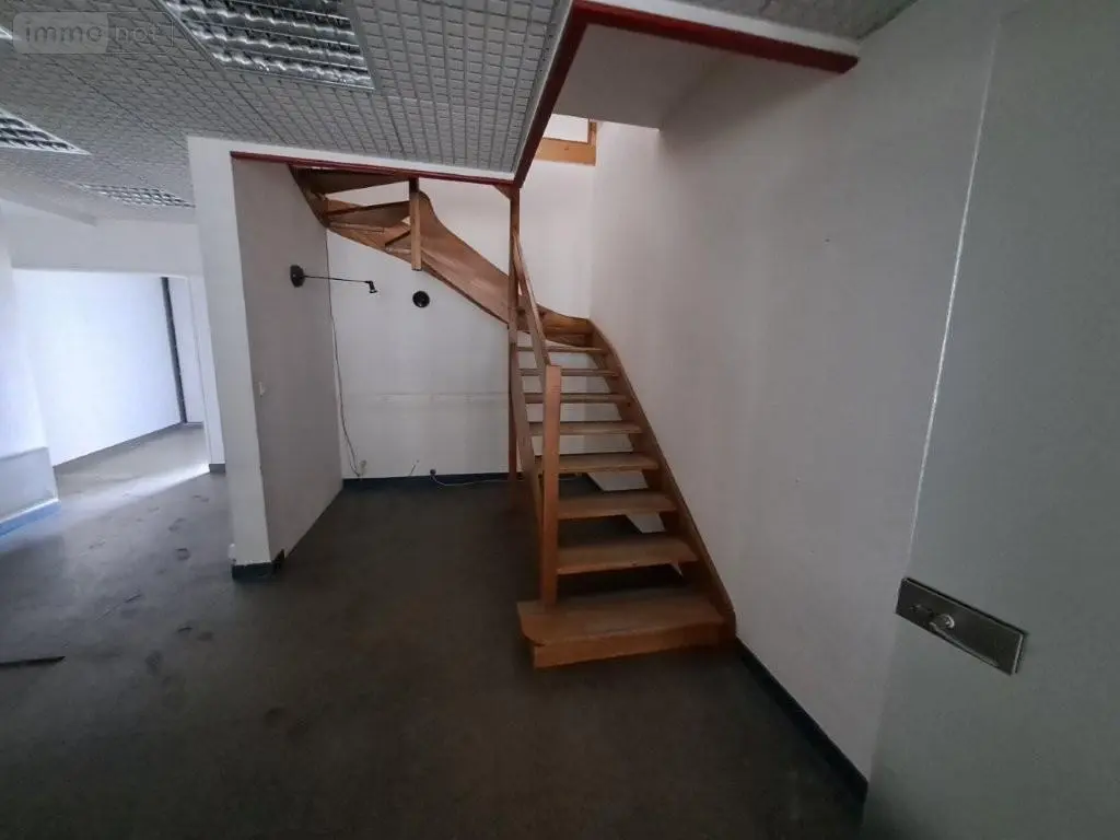 Immeuble de rapport a vendre Saint-Flour 15100 Cantal 15 443 m2 12 pièces 68900 euros 044/1269 005