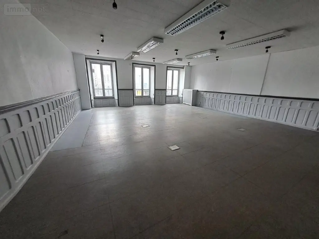 Immeuble de rapport a vendre Saint-Flour 15100 Cantal 15 443 m2 12 pièces 68900 euros 044/1269 008