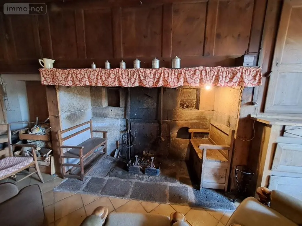 Maison a vendre Chavagnac 15300 Cantal 15 100 m2 1 pièce 115000 euros 044/1271 007