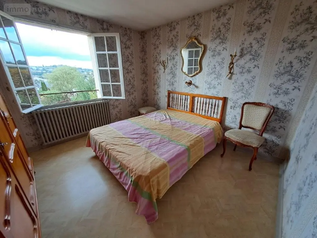 Maison a vendre Saint-Flour 15100 Cantal 15 170 m2 5 pièces 195500 euros 044/1278 008