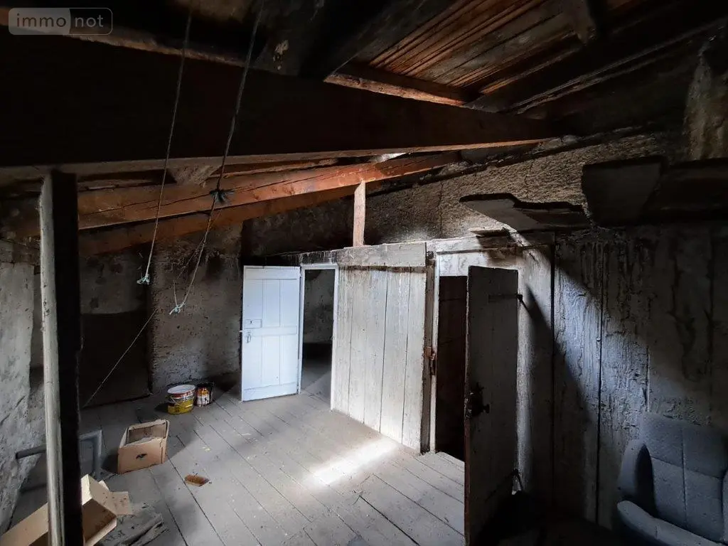 Immeuble de rapport a vendre Saint-Flour 15100 Cantal 15 200 m2 5 pièces 47700 euros 044/296 008