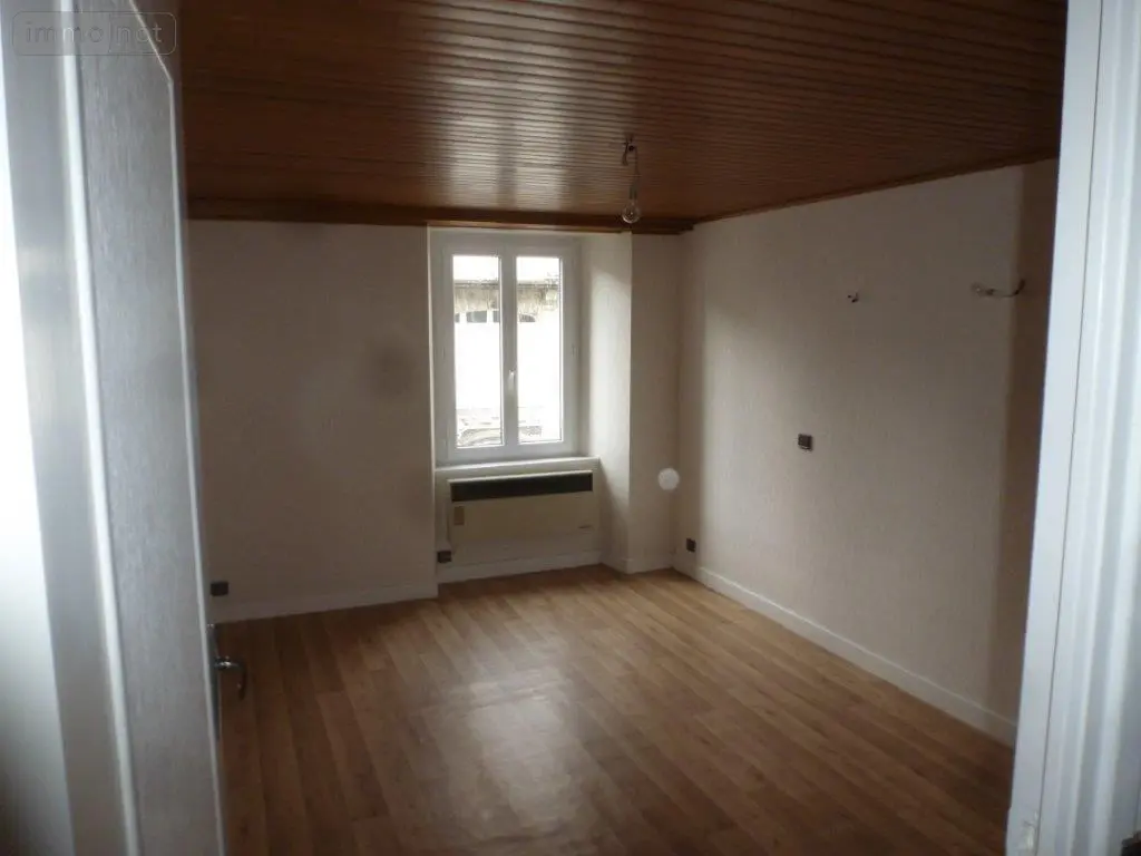 Immeuble de rapport a vendre Condat 15190 Cantal 15 80 m2 10 pièces 68900 euros 044/42 003