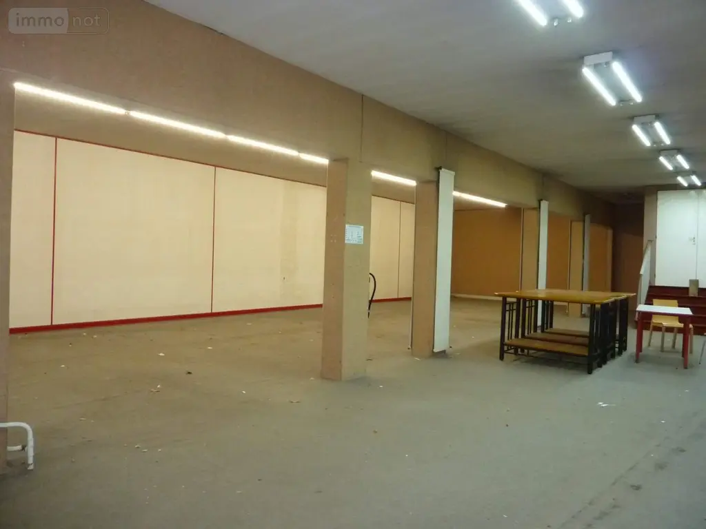 Location fonds et murs commerciaux Dinan 22100 Côtes-d'Armor 22 480 m2 2700 euros 038/251 005