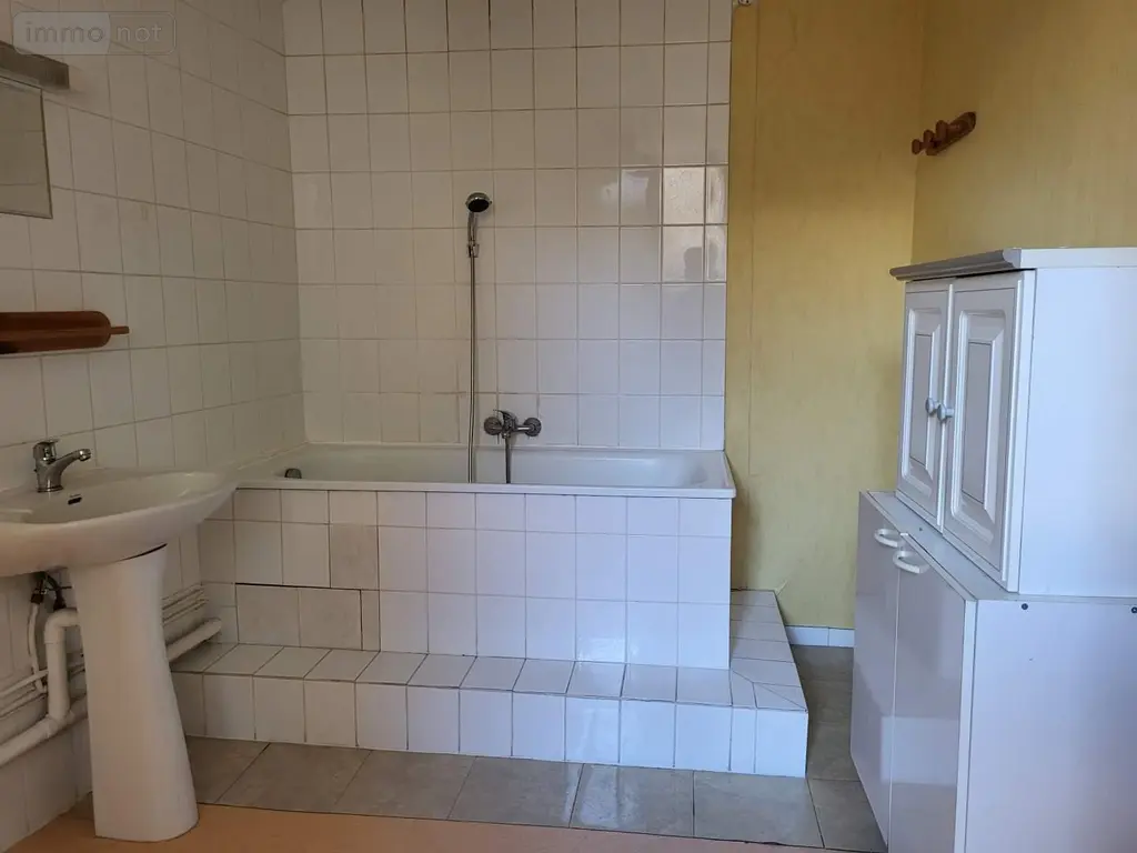 Immeuble de rapport a vendre La Souterraine 23300 Creuse 23 124 m2 101650 euros 1363 009