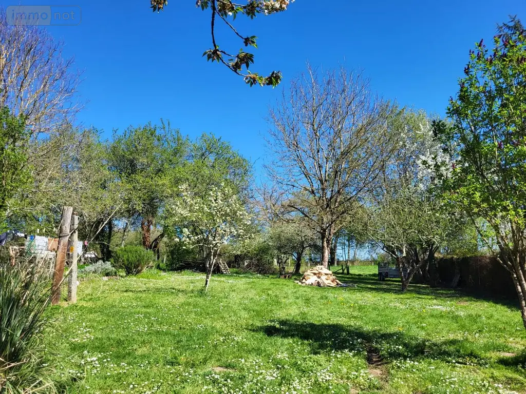 Fonds et murs commerciaux a vendre Chéniers 23220 Creuse 23 353 m2 9 pièces 168000 euros 1372 008
