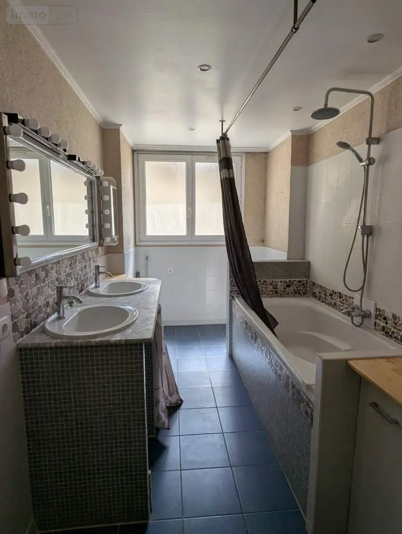 Appartement a vendre Douarnenez 29100 Finistère 29 122 m2 5 pièces 294000 euros 011/243 010