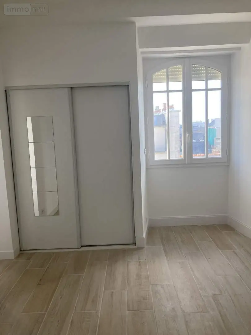 Location appartement Rennes 35000 Ille-et-Vilaine 35 18 m2 1 pièce 620 euros 006/1527 001