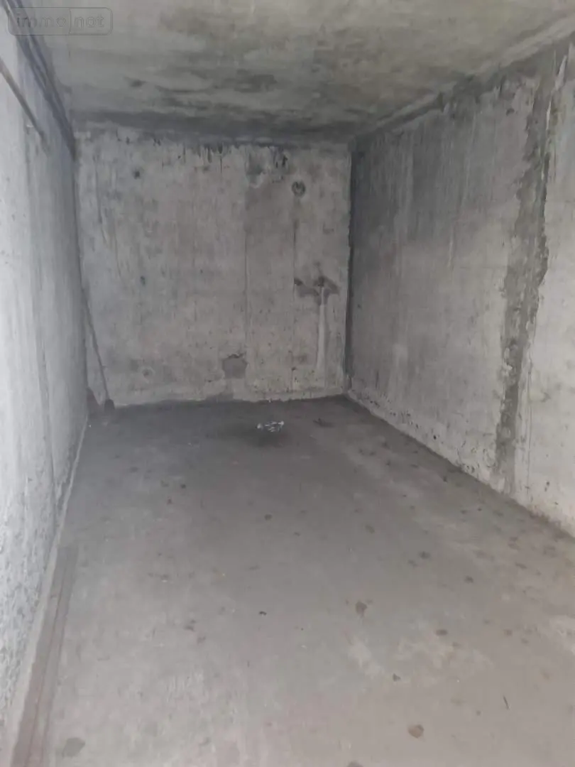 Garage et parking a vendre Rennes 35000 Ille-et-Vilaine 35 1 pièce 24000 euros 006/2204 002