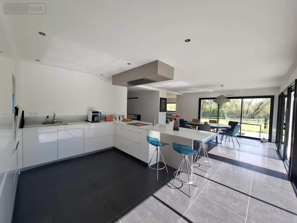 Maison a vendre Vern-sur-Seiche 35770 Ille-et-Vilaine 35 216 m2 7 pièces 749900 euros 006/2269 006