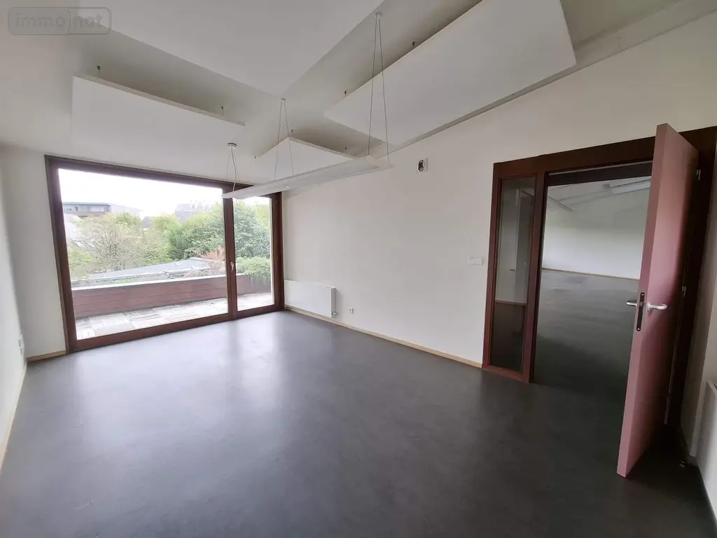 Location fonds et murs commerciaux Rennes 35000 Ille-et-Vilaine 35 166 m2 4 pièces 2500 euros 006/2323 005