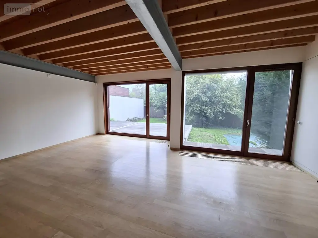 Location fonds et murs commerciaux Rennes 35000 Ille-et-Vilaine 35 166 m2 4 pièces 2500 euros 006/2323 006