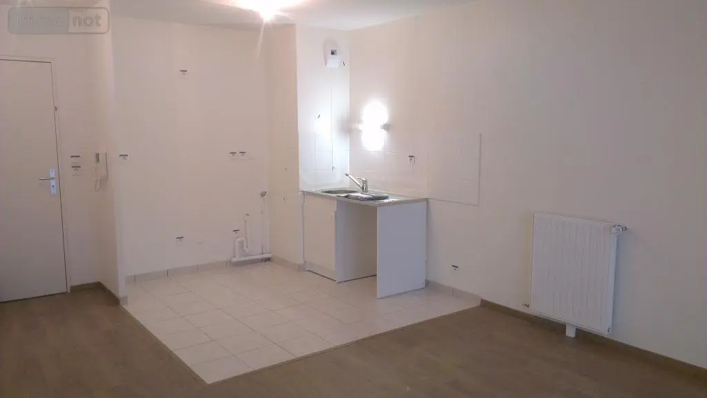 Location appartement Rennes 35000 Ille-et-Vilaine 35 42 m2 2 pièces 571 euros 006/958 002