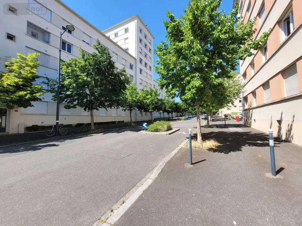 Appartement a vendre Rennes 35000 Ille-et-Vilaine 35 56 m2 3 pièces 192950 euros 019/5608 JLLA 001