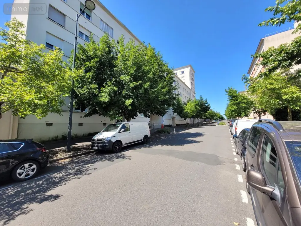 Appartement a vendre Rennes 35000 Ille-et-Vilaine 35 56 m2 3 pièces 192950 euros 019/5608 JLLA 010