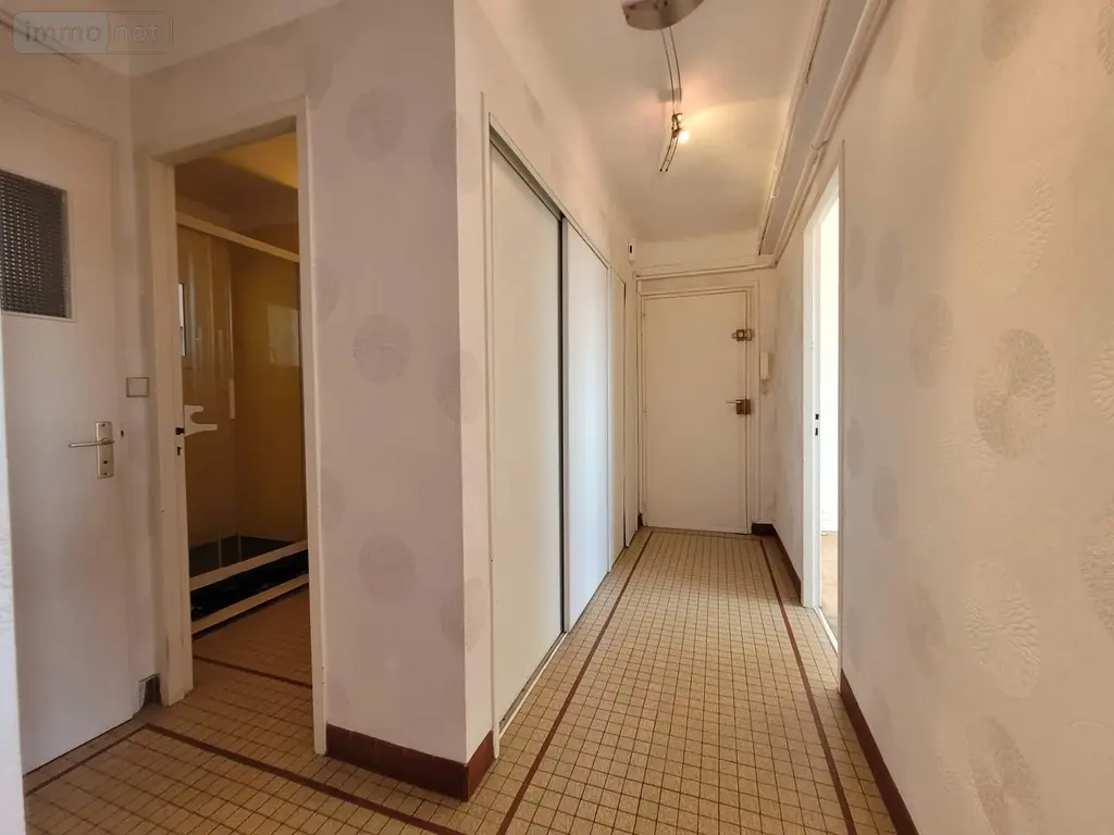 Appartement a vendre Rennes 35000 Ille-et-Vilaine 35 56 m2 3 pièces 192950 euros 019/5608 JLLA 009