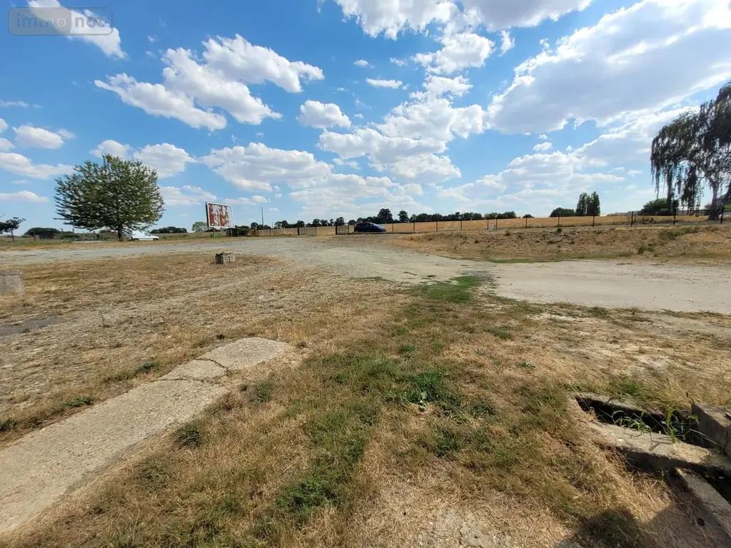 Fonds et murs commerciaux a vendre Châteaugiron 35410 Ille-et-Vilaine 35 630 m2 2 pièces 239300 euros 019/5621 JLL 005